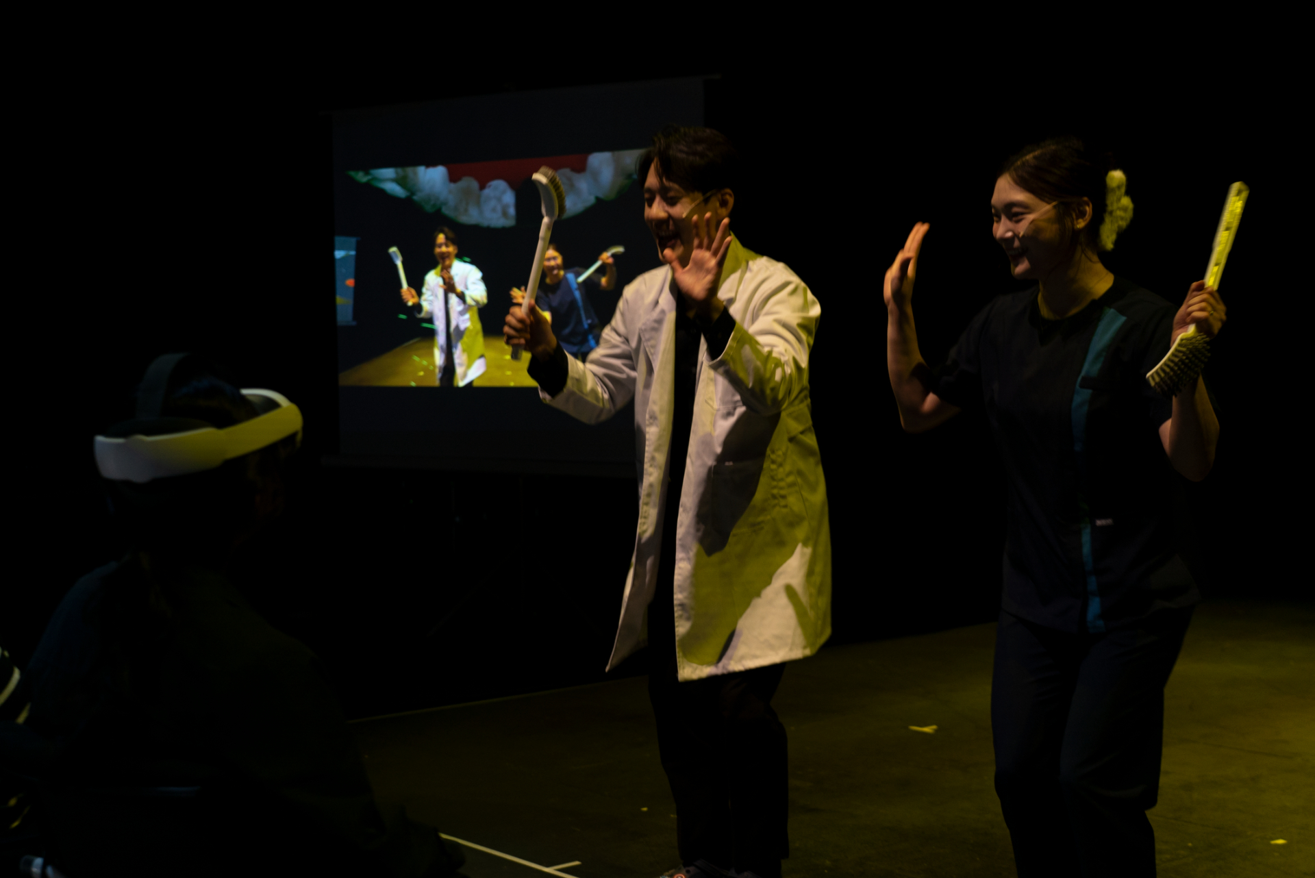 <KARTS XR MUSICAL> Gold Tooth showcase gallery 1